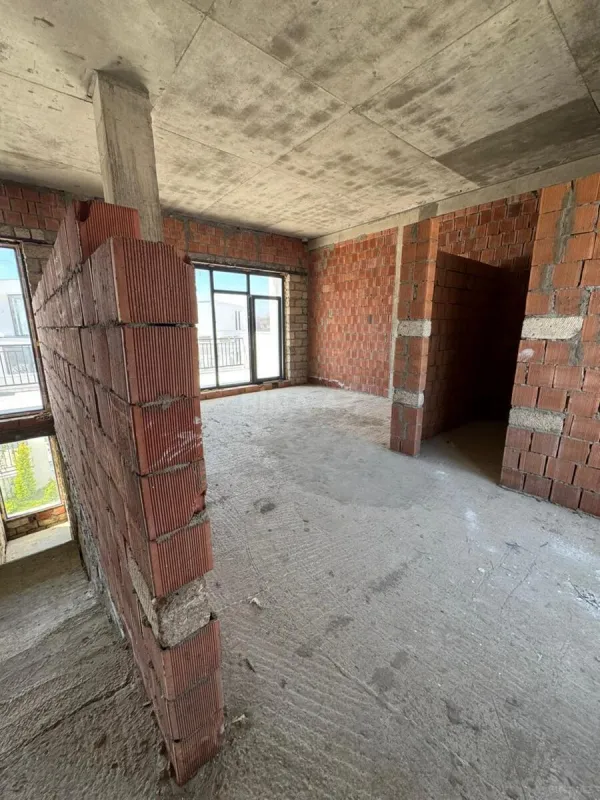 Satılır 5 otaqlı həyət evi 198.2 m²