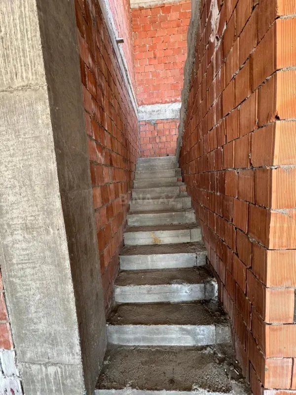 Satılır 5 otaqlı həyət evi 198.2 m²