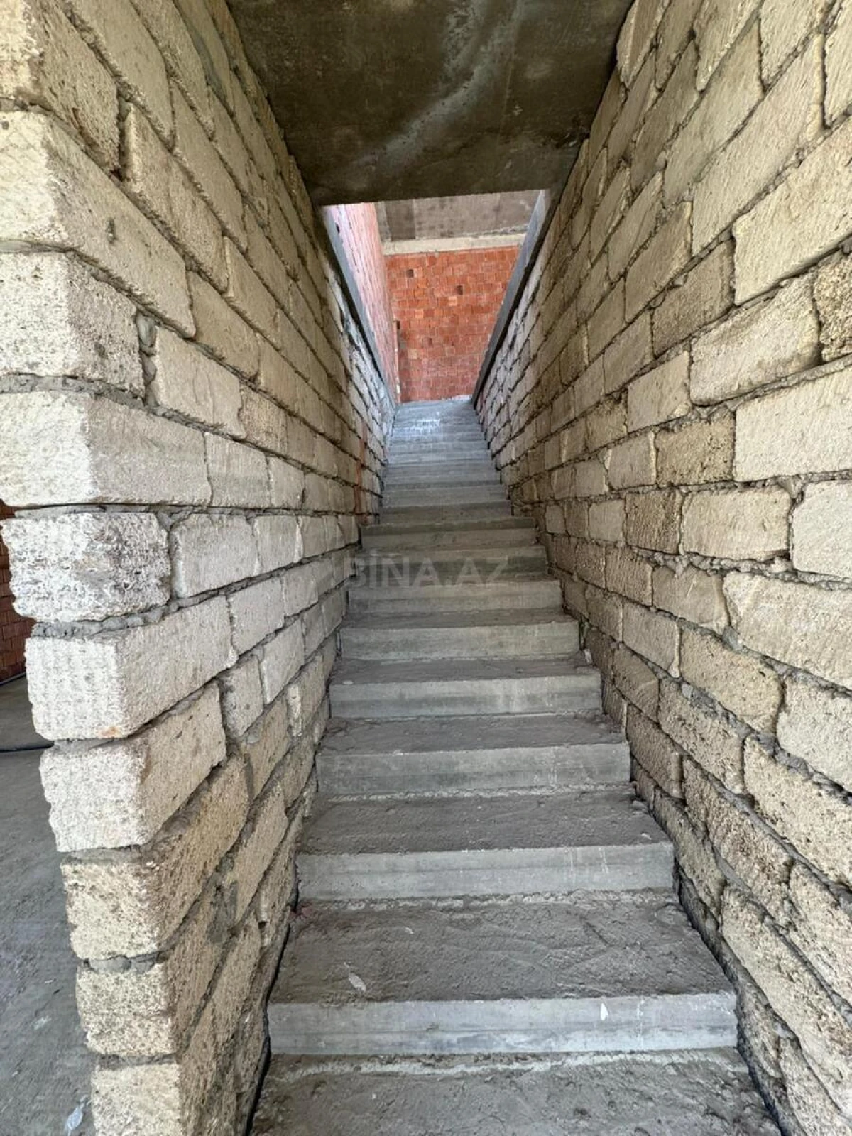 Satılır 5 otaqlı həyət evi 198.2 m²