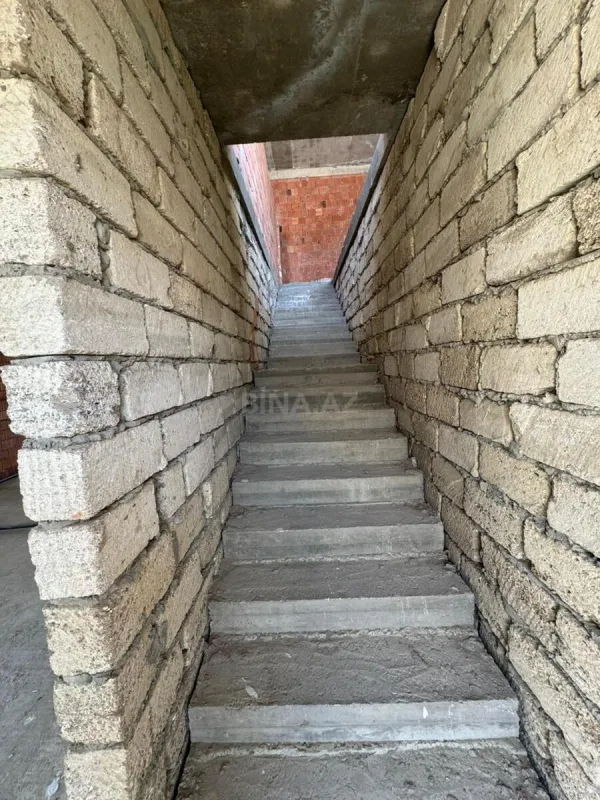 Satılır 5 otaqlı həyət evi 198.2 m²