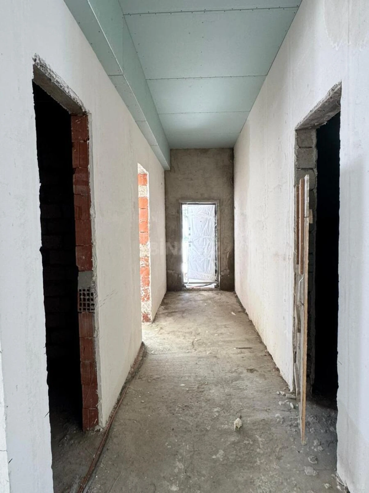 Satılır 5 otaqlı həyət evi 198.2 m²