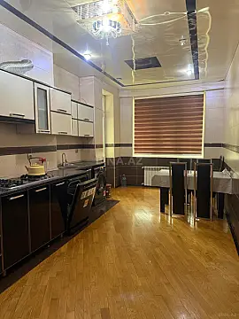 Kirayə verilir 4 otaqlı mənzil 160 m²
