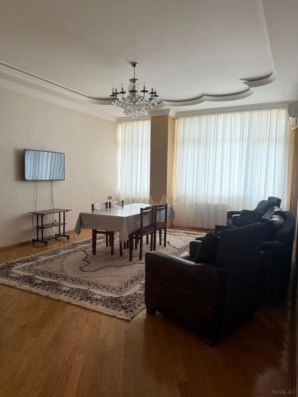 Kirayə verilir 4 otaqlı mənzil 160 m²