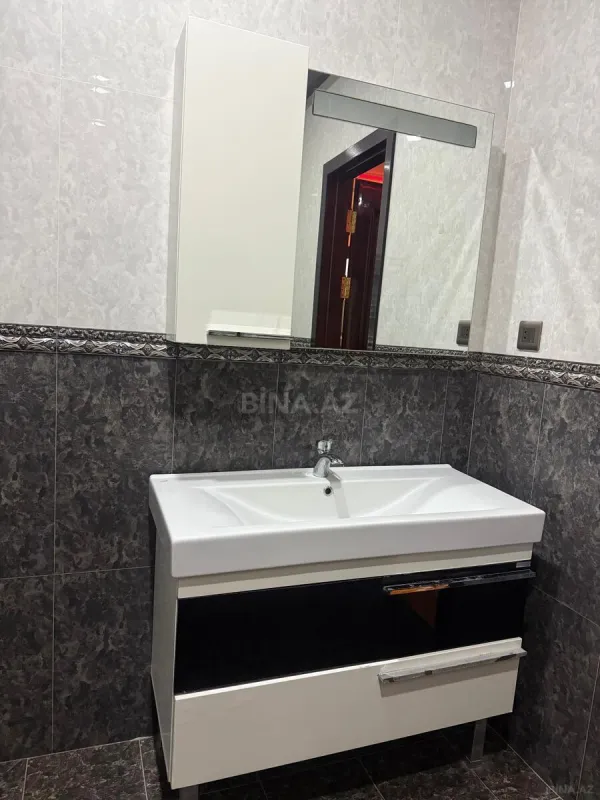 Kirayə verilir 4 otaqlı mənzil 160 m²