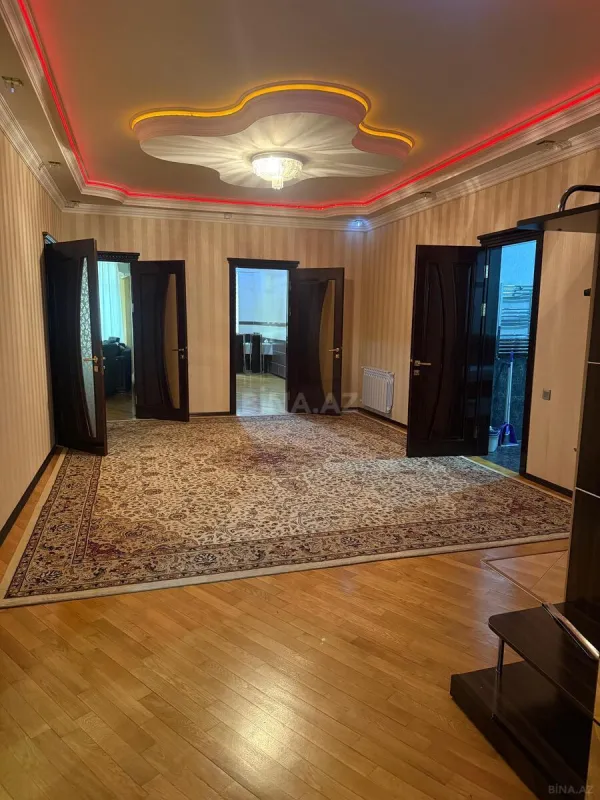Kirayə verilir 4 otaqlı mənzil 160 m²