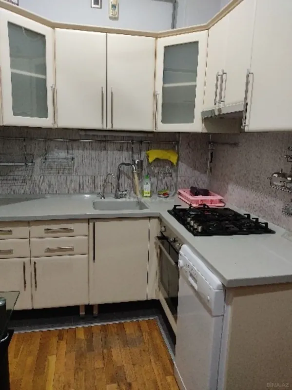 Kirayə verilir 2 otaqlı mənzil 70 m²