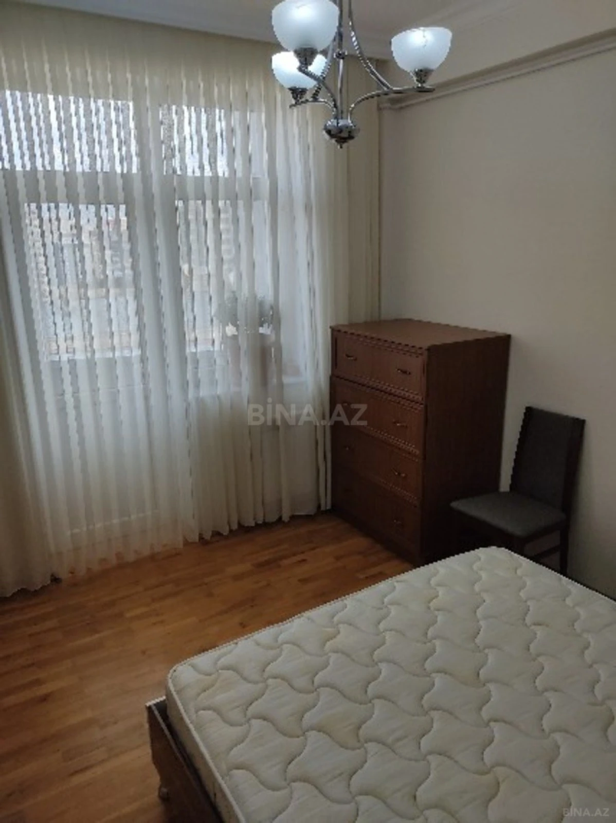 Kirayə verilir 2 otaqlı mənzil 70 m²