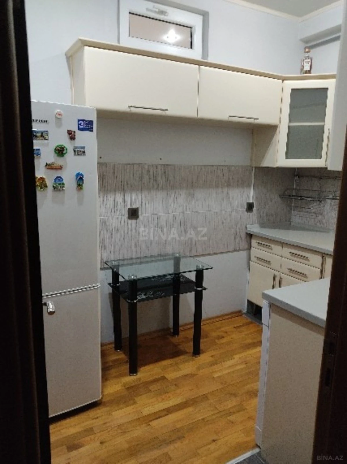 Kirayə verilir 2 otaqlı mənzil 70 m²