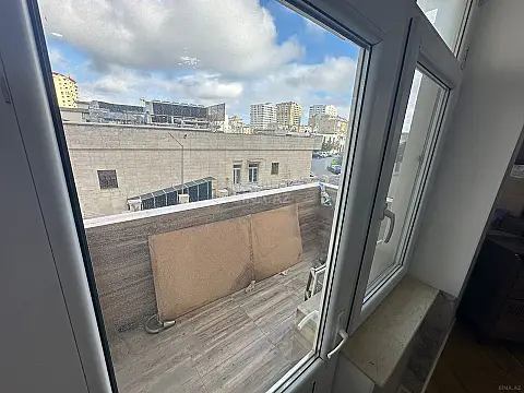 Kirayə verilir 3 otaqlı mənzil 105 m²