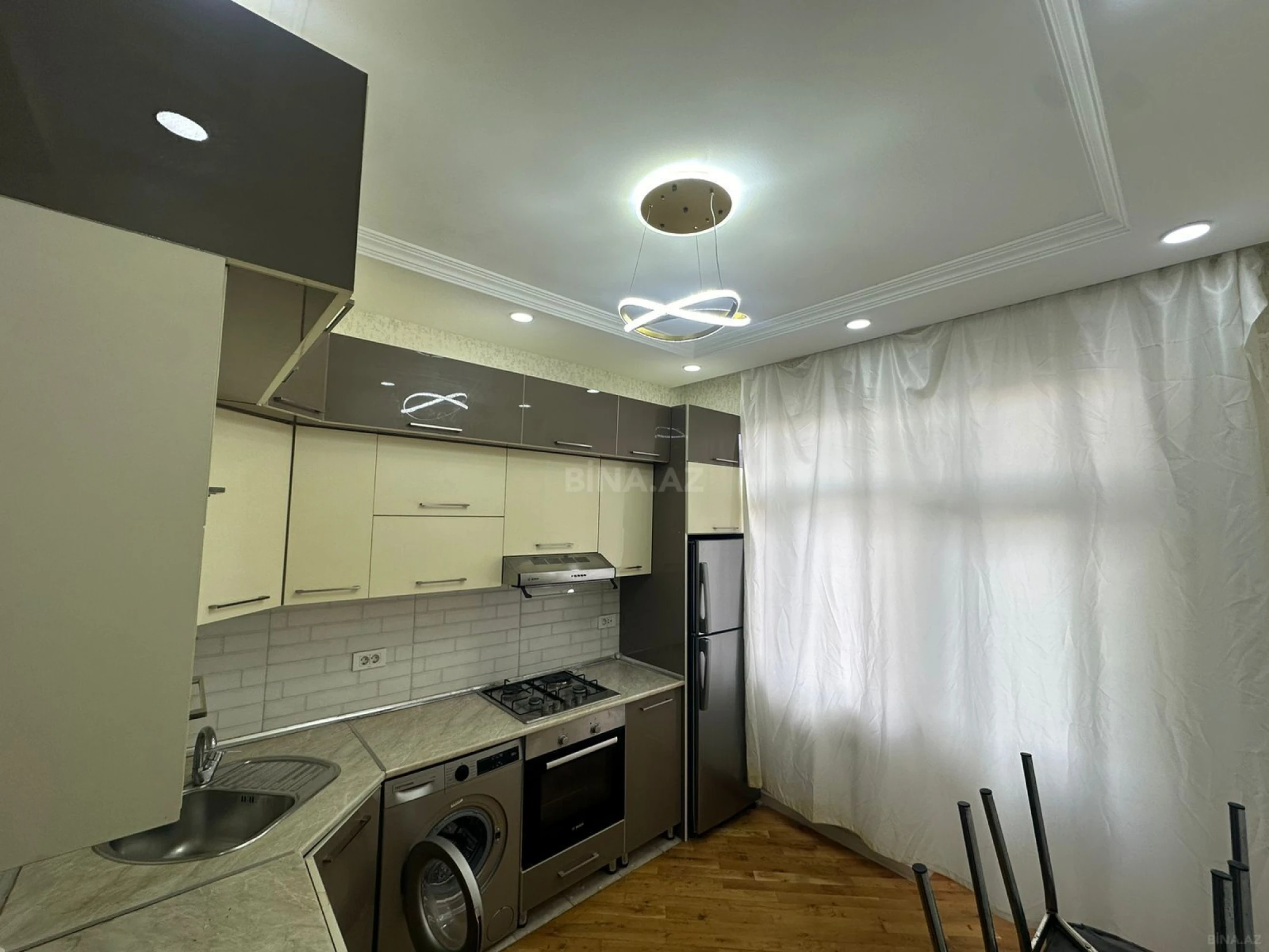 Kirayə verilir 3 otaqlı mənzil 105 m²