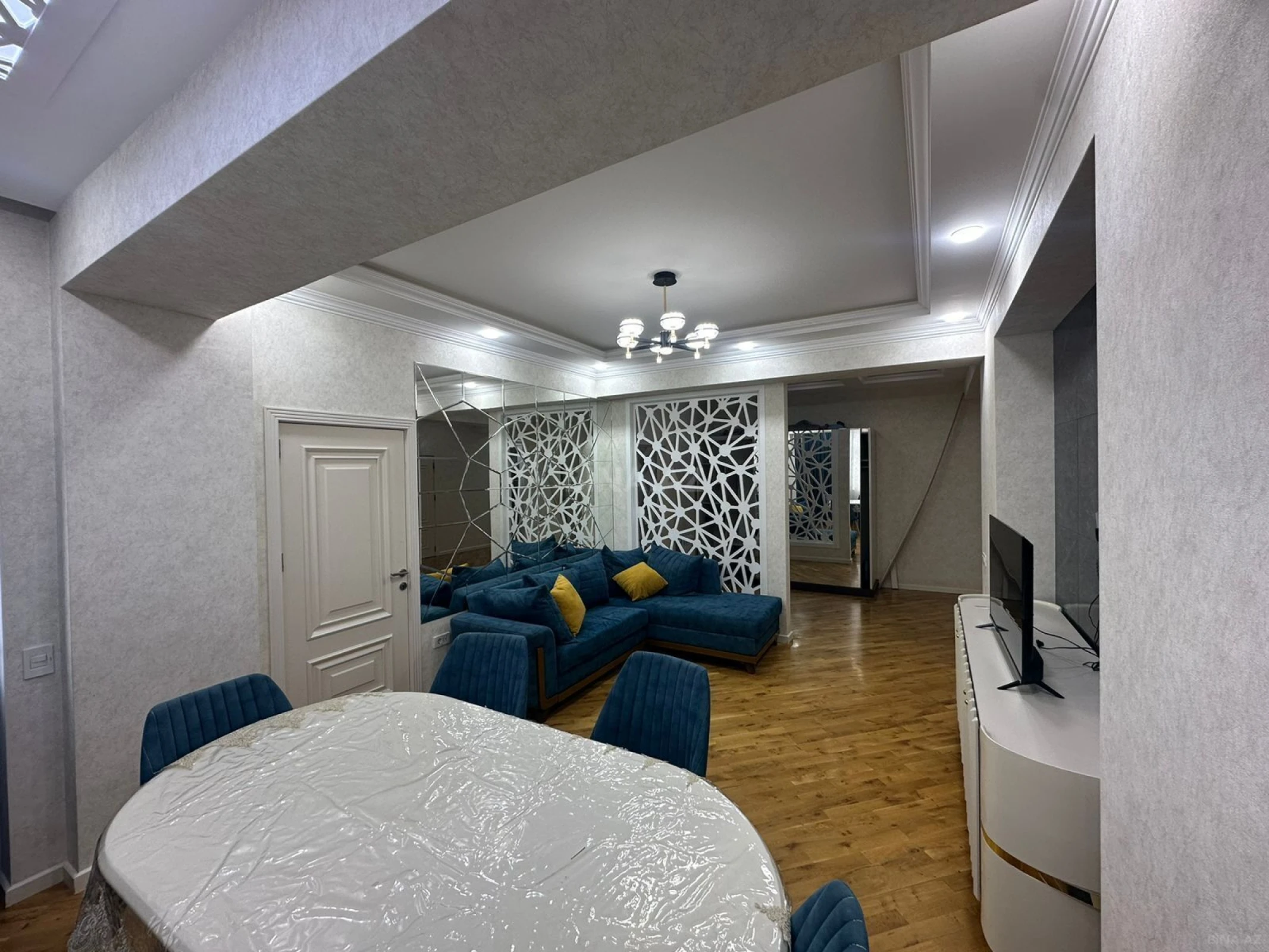 Kirayə verilir 3 otaqlı mənzil 105 m²
