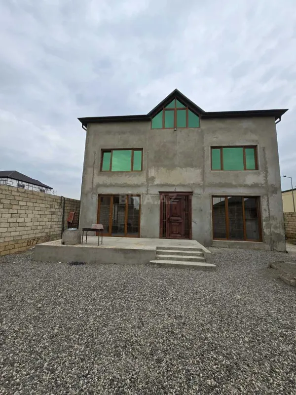 Kirayə verilir 10 otaqlı həyət evi 400 m²