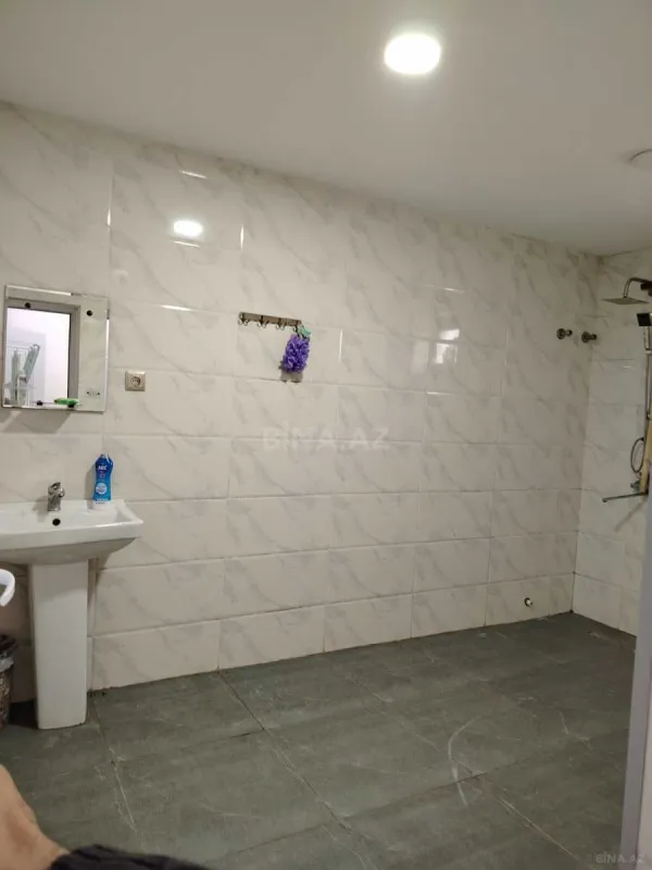 Kirayə verilir 10 otaqlı həyət evi 400 m²