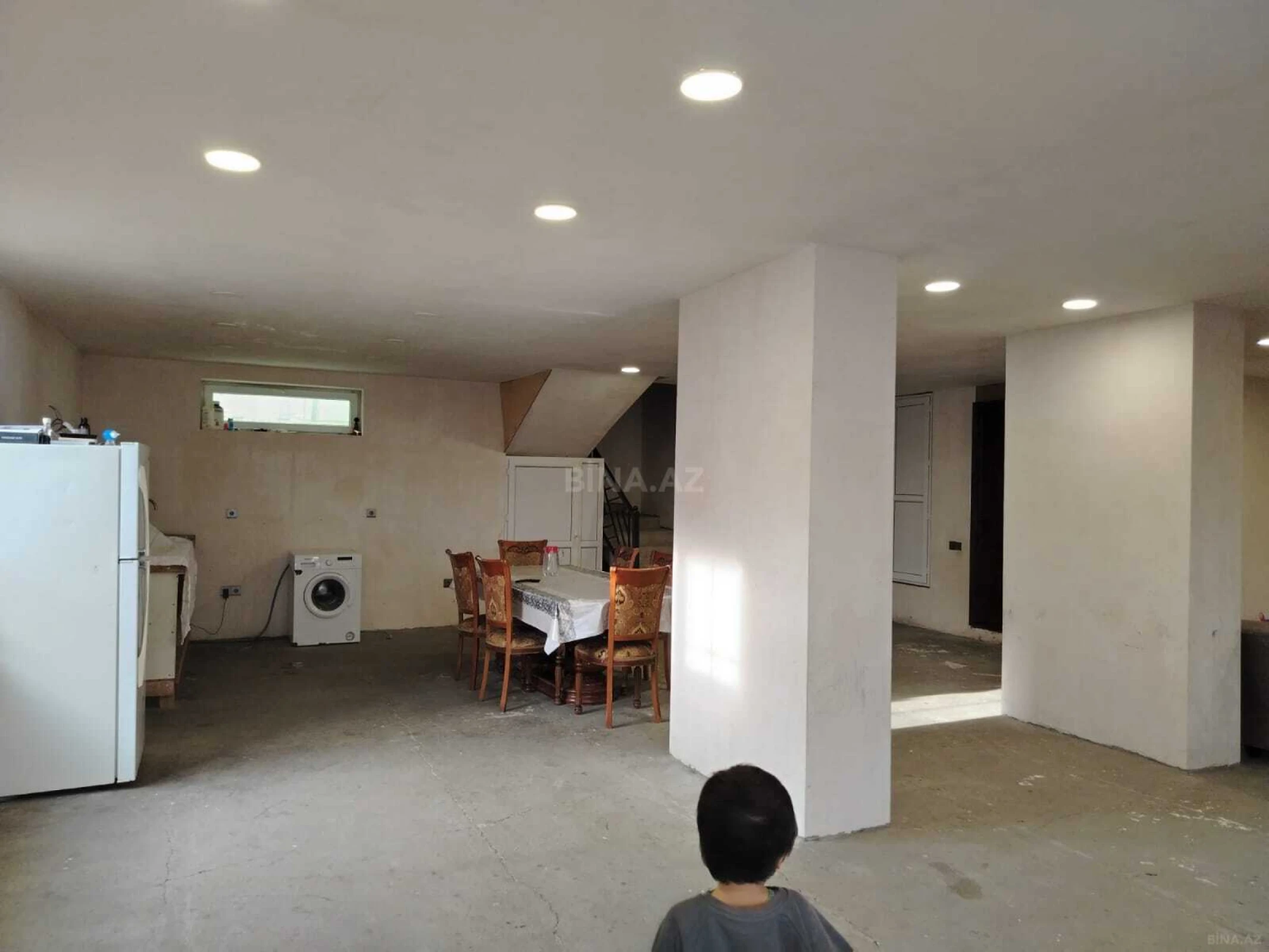 Kirayə verilir 10 otaqlı həyət evi 400 m²