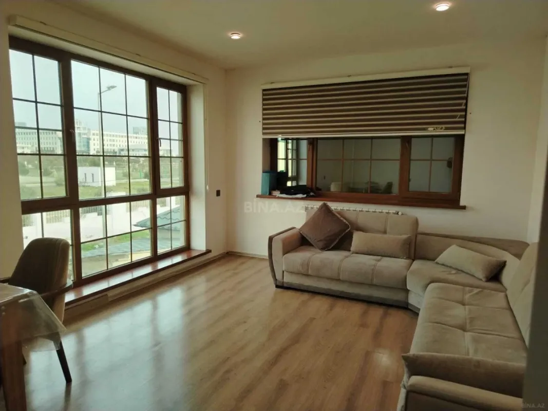 Kirayə verilir 10 otaqlı həyət evi 400 m²