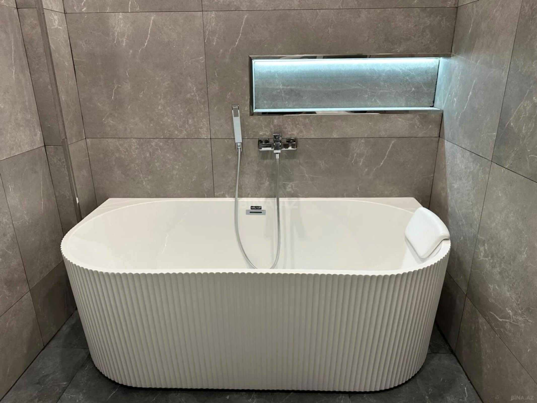 Kirayə verilir 5 otaqlı həyət evi 250 m²