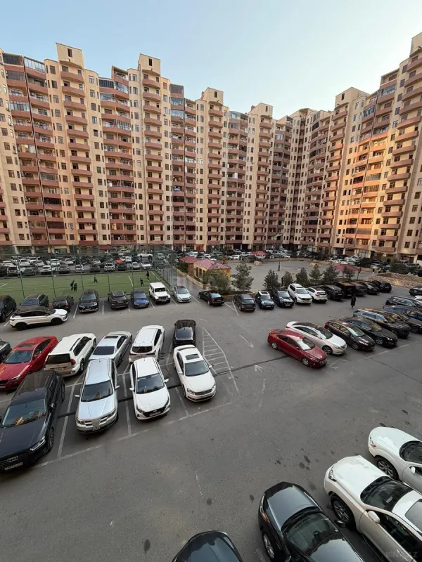 Satılır 2 otaqlı mənzil 106 m²