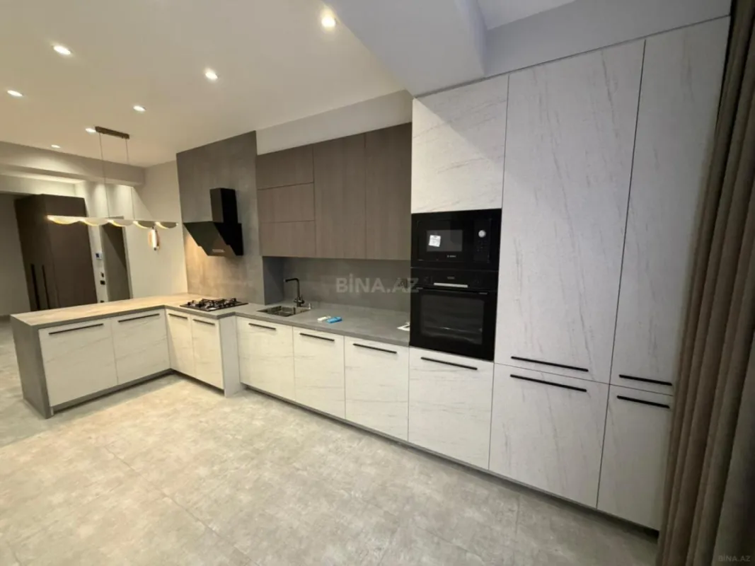 Satılır 2 otaqlı mənzil 106 m²