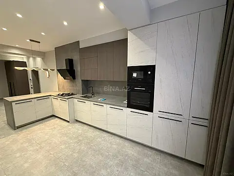 Satılır 2 otaqlı mənzil 106 m²