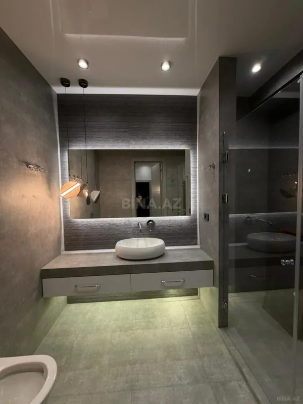 Satılır 2 otaqlı mənzil 106 m²