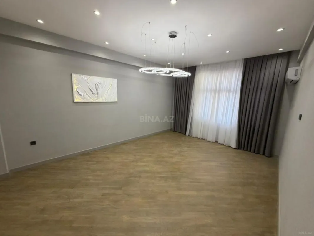 Satılır 2 otaqlı mənzil 106 m²