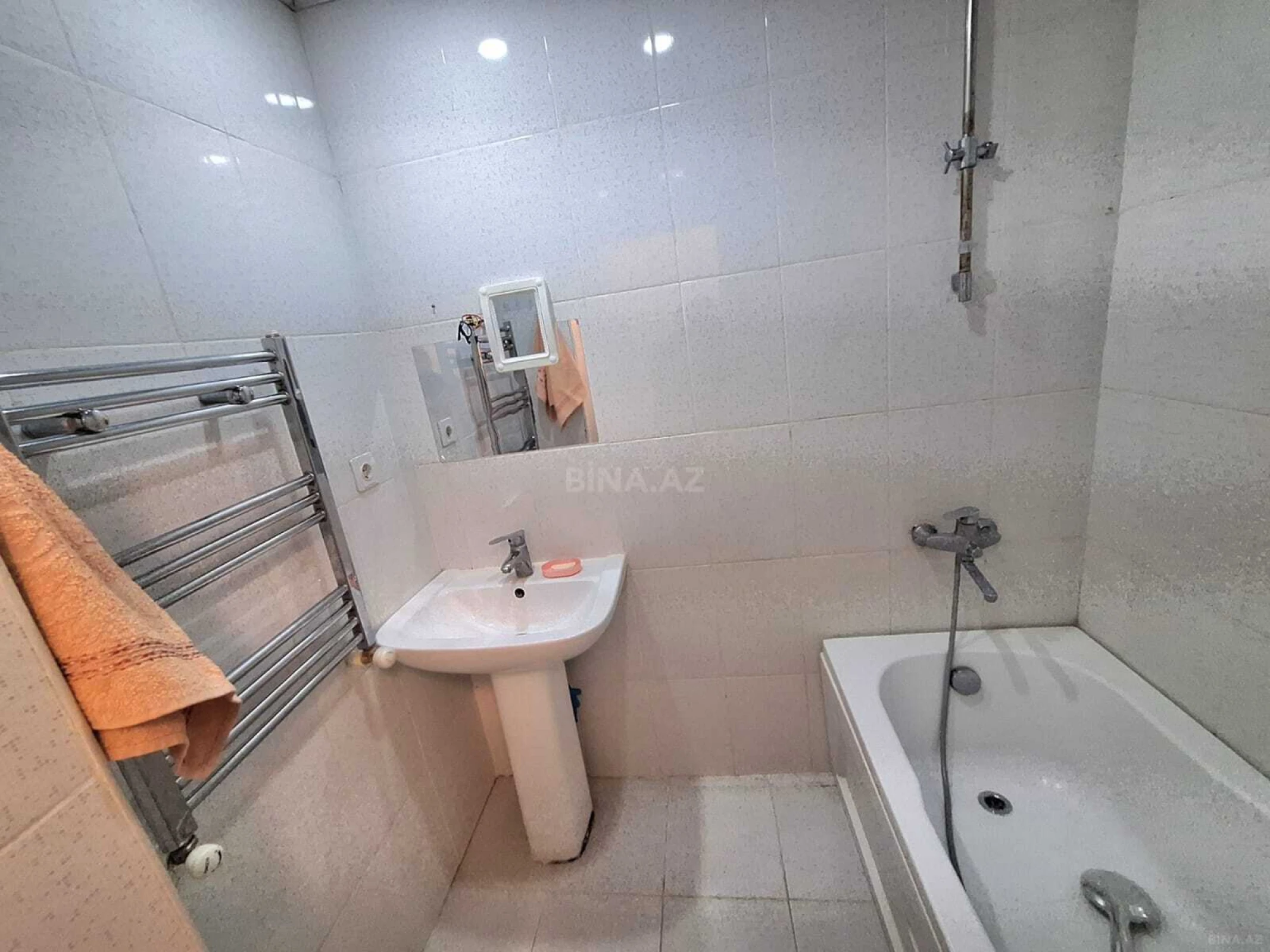 Kirayə verilir 3 otaqlı mənzil 100 m²