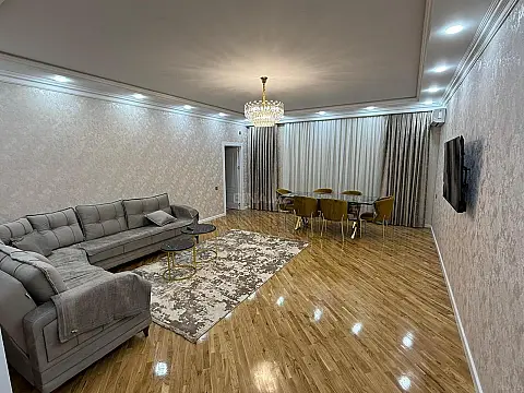 Kirayə verilir 4 otaqlı mənzil 190 m²