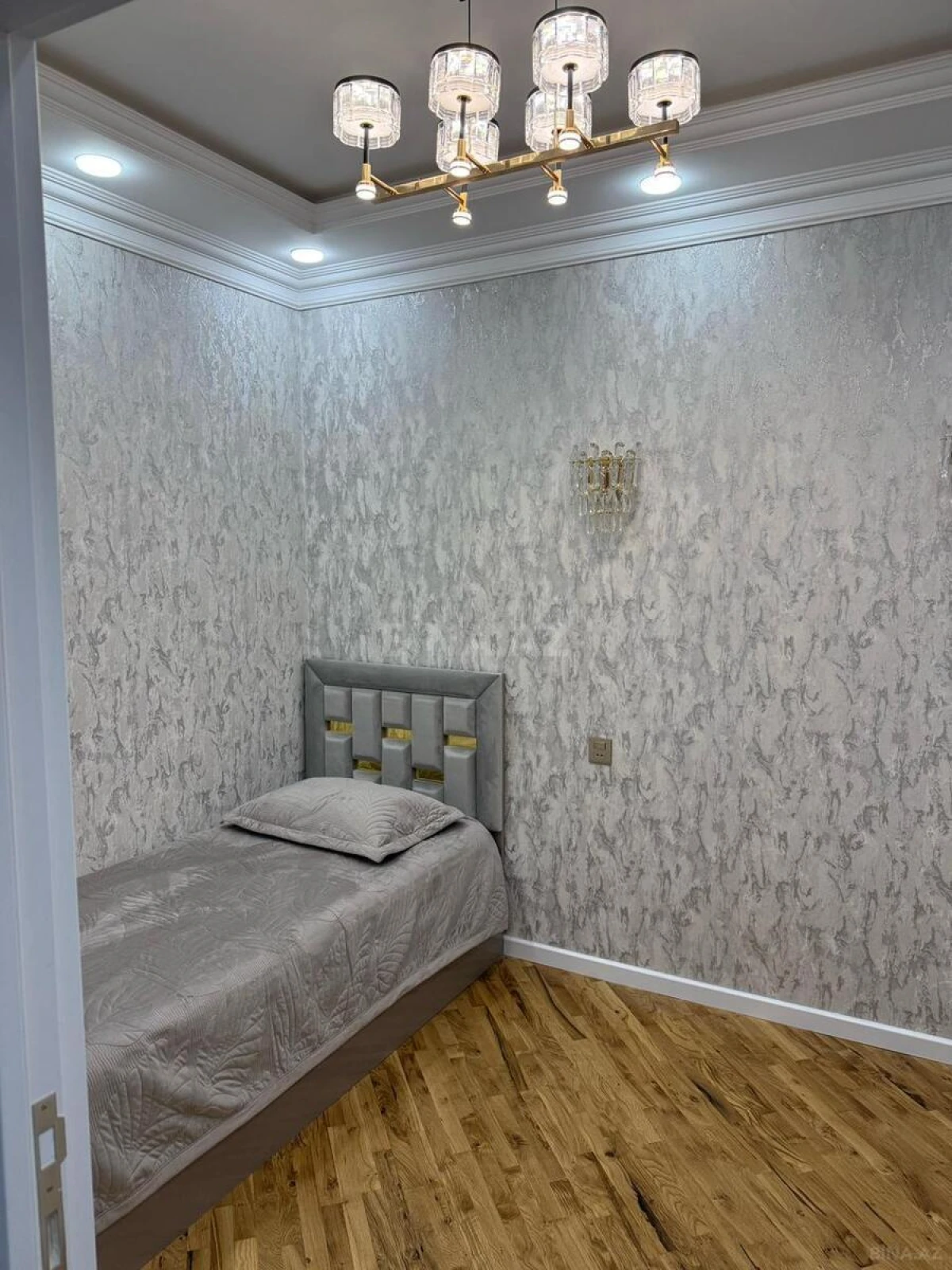 Kirayə verilir 4 otaqlı mənzil 190 m²