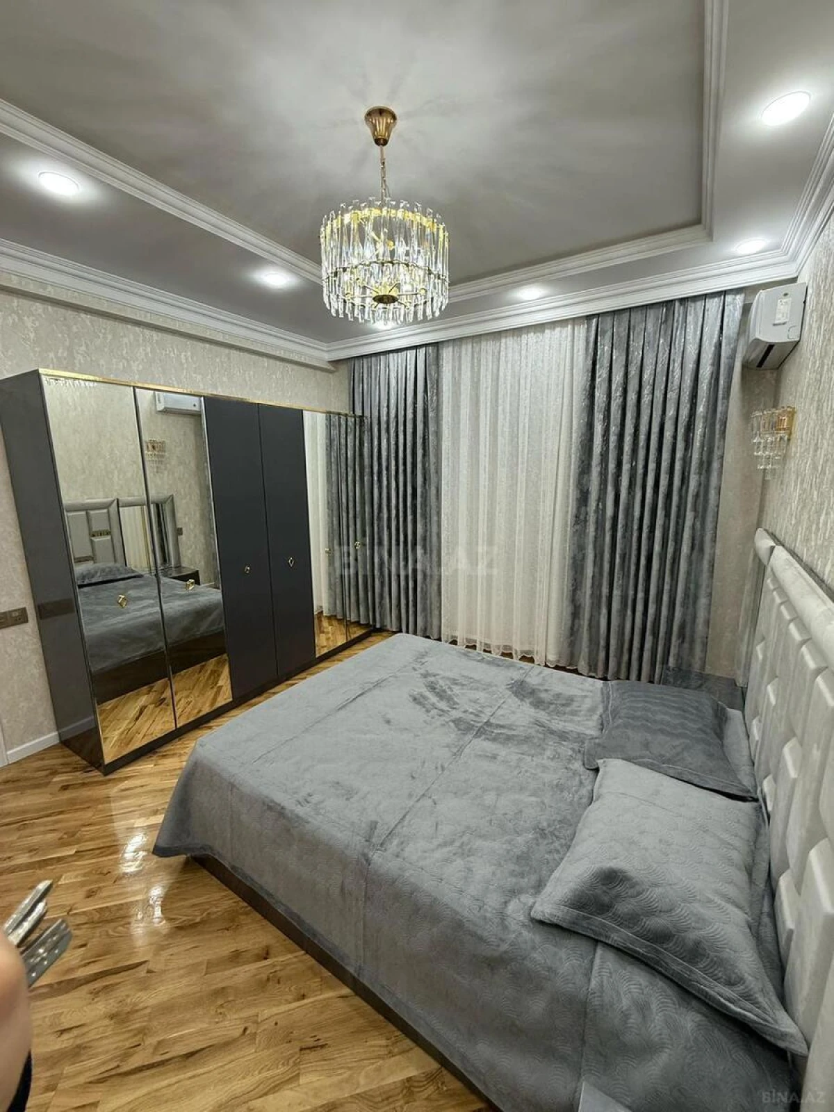 Kirayə verilir 4 otaqlı mənzil 190 m²
