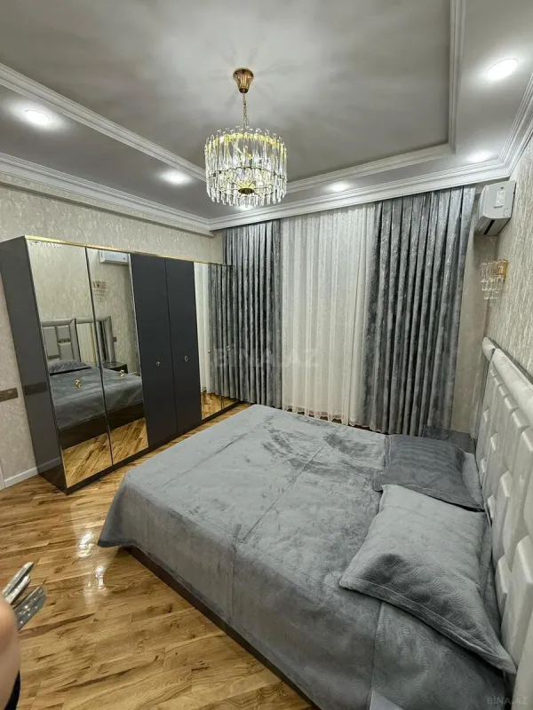 Kirayə verilir 4 otaqlı mənzil 190 m²