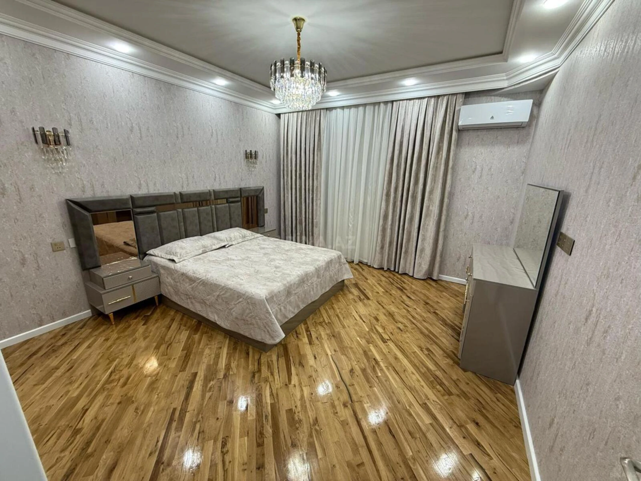 Kirayə verilir 4 otaqlı mənzil 190 m²
