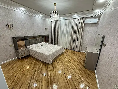 Kirayə verilir 4 otaqlı mənzil 190 m²