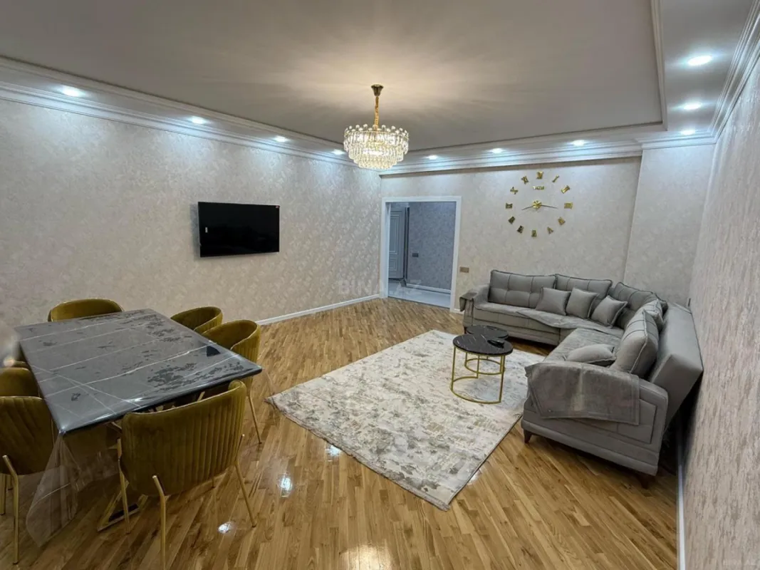 Kirayə verilir 4 otaqlı mənzil 190 m²