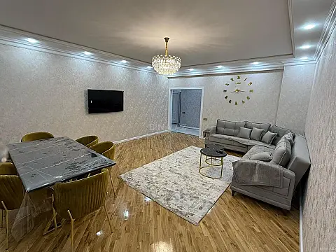 Kirayə verilir 4 otaqlı mənzil 190 m²