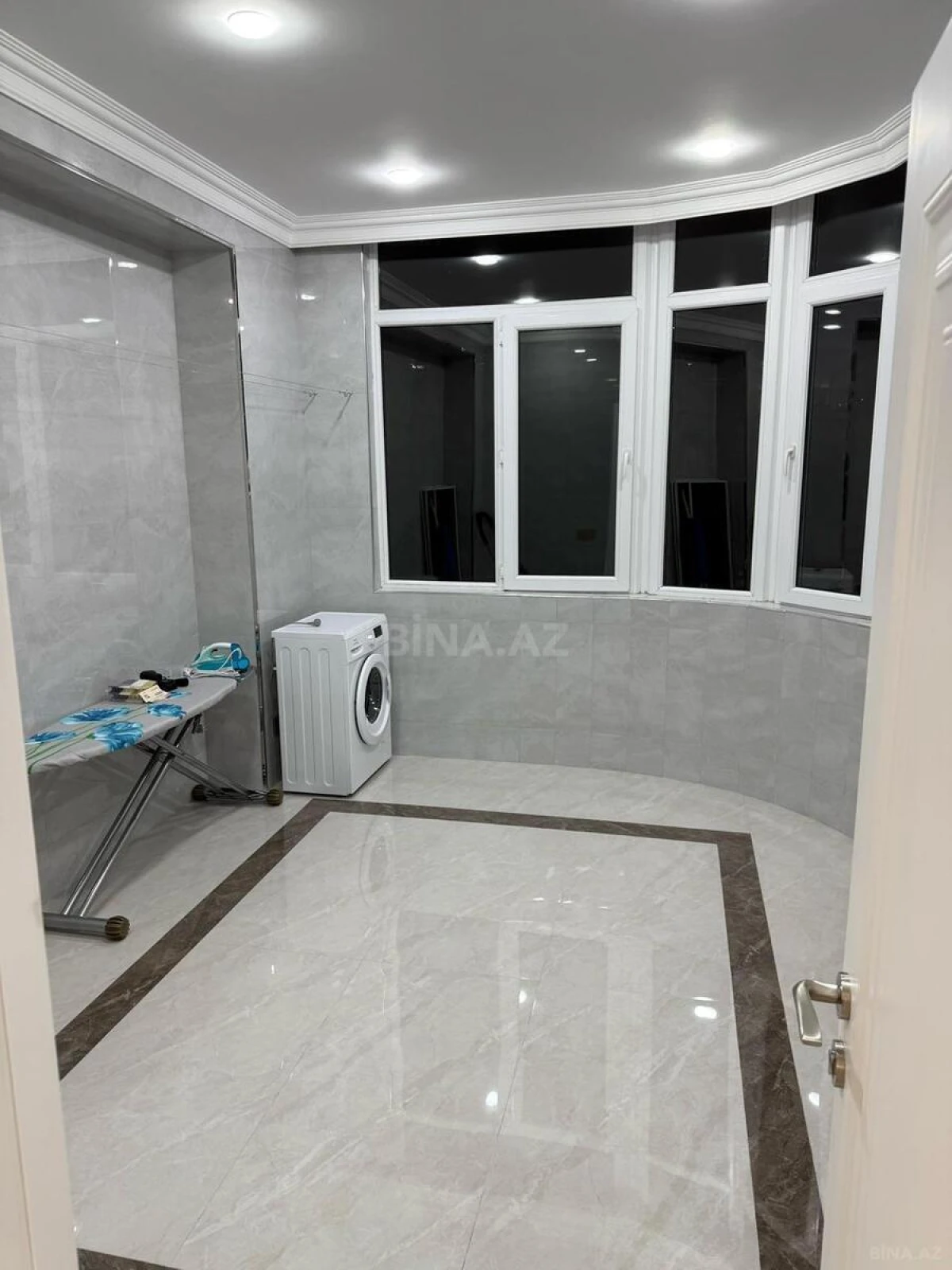Kirayə verilir 4 otaqlı mənzil 190 m²