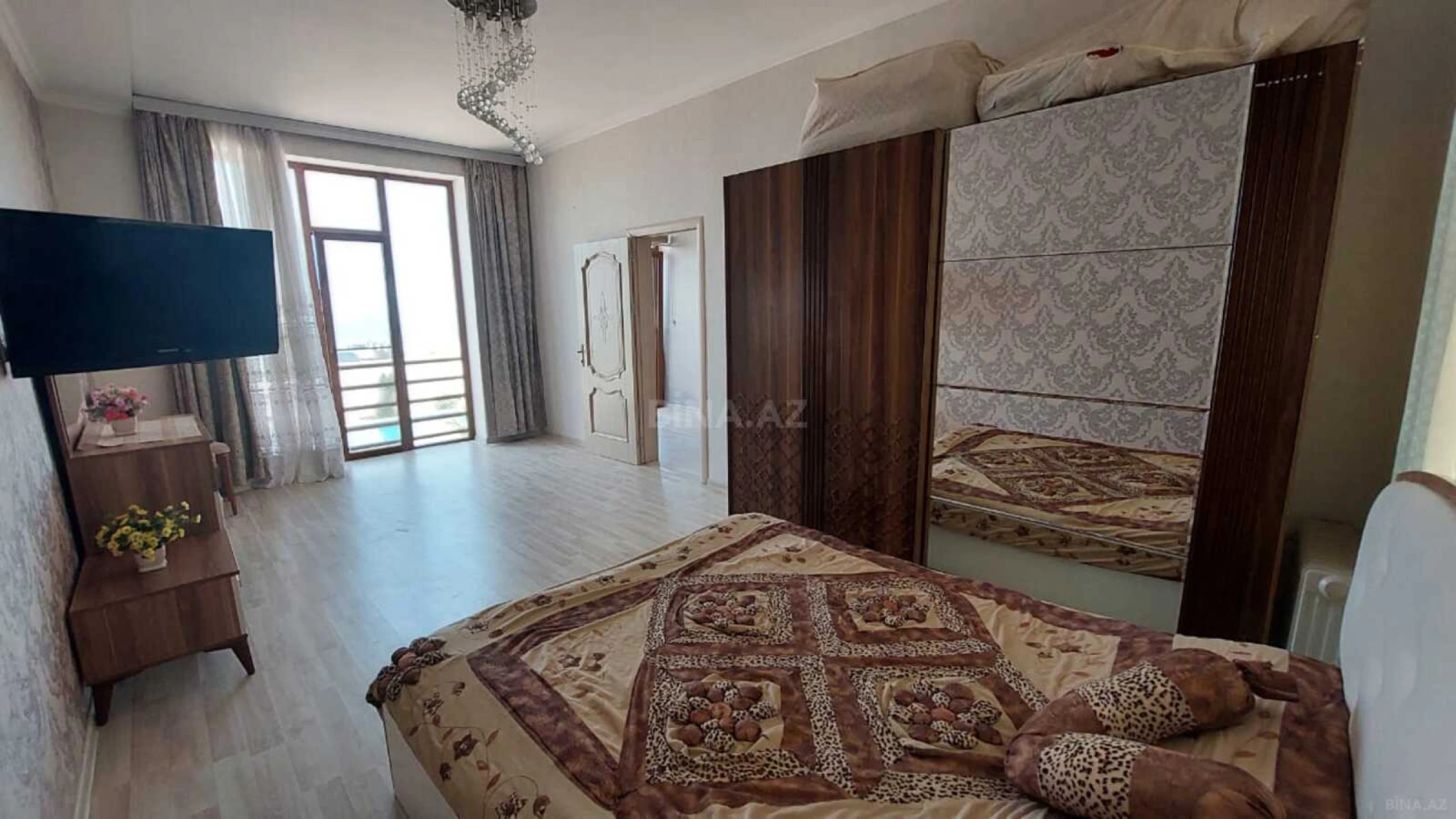 Kirayə verilir 5 otaqlı həyət evi 250 m²