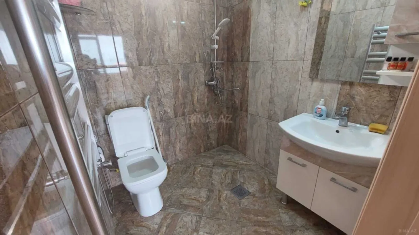 Kirayə verilir 5 otaqlı həyət evi 250 m²
