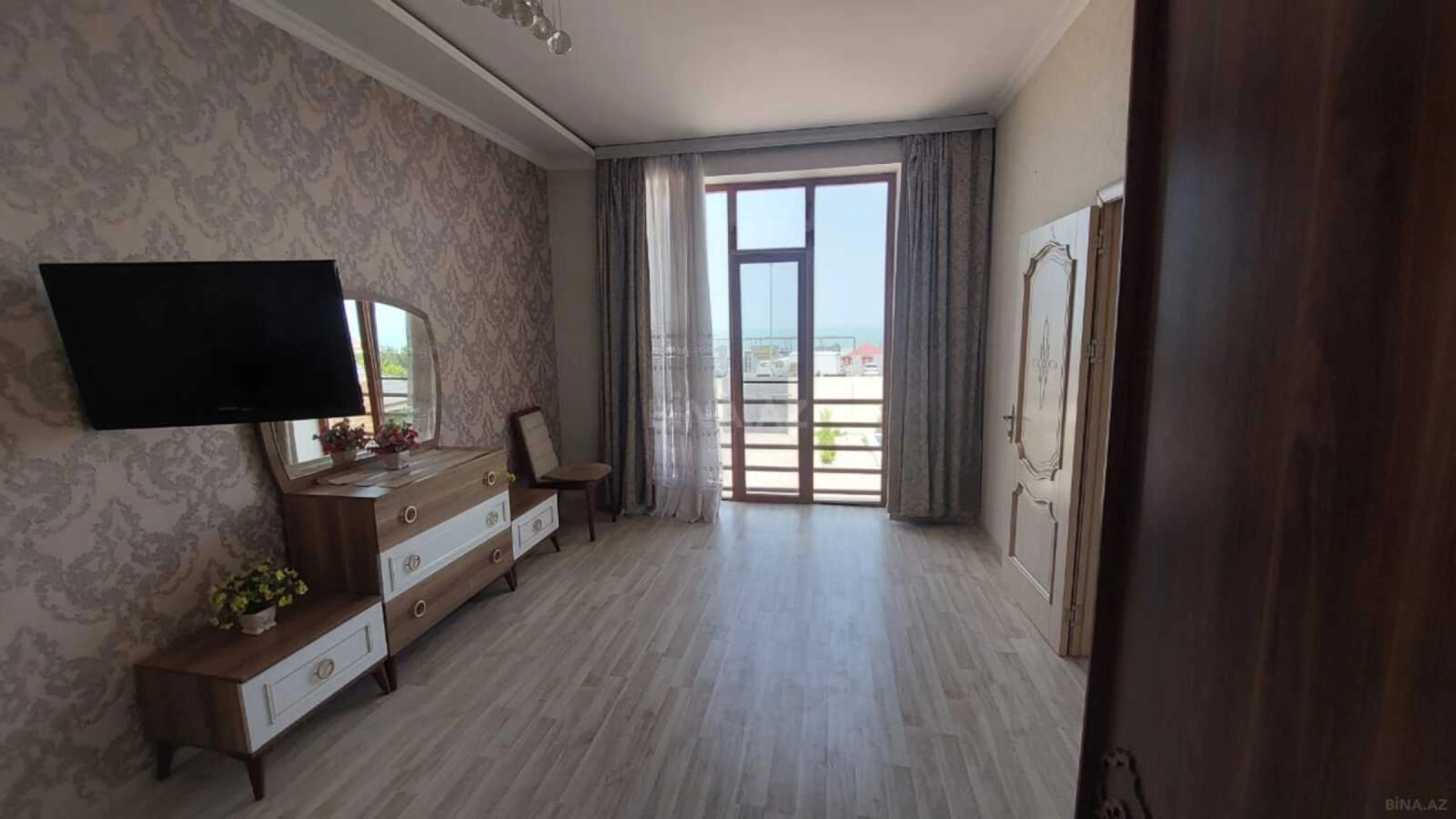 Kirayə verilir 5 otaqlı həyət evi 250 m²