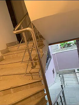 Satılır 10 otaqlı həyət evi 480 m²