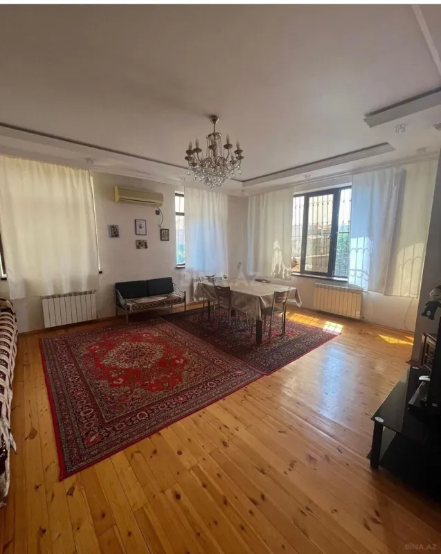 Satılır 10 otaqlı həyət evi 480 m²