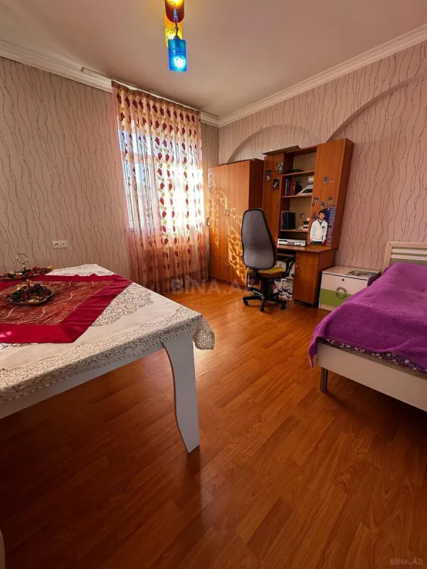 Satılır 4 otaqlı həyət evi 180 m²