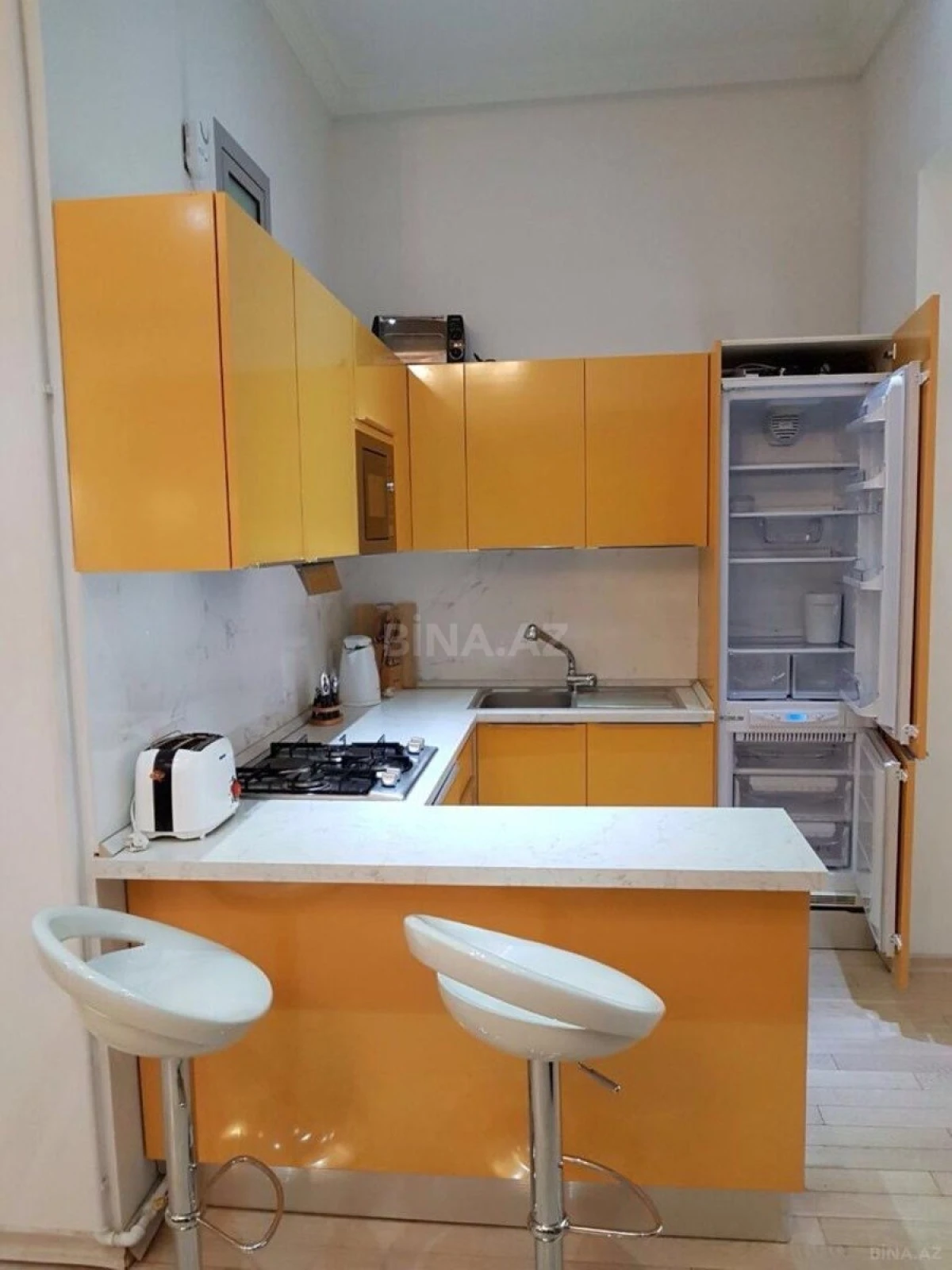 Kirayə verilir 2 otaqlı mənzil 70 m²