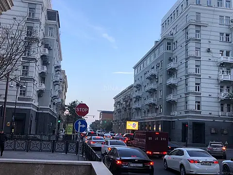 Kirayə verilir 2 otaqlı mənzil 70 m² — Bakı, Sahil qəs. 2 otaq 70.00 m²