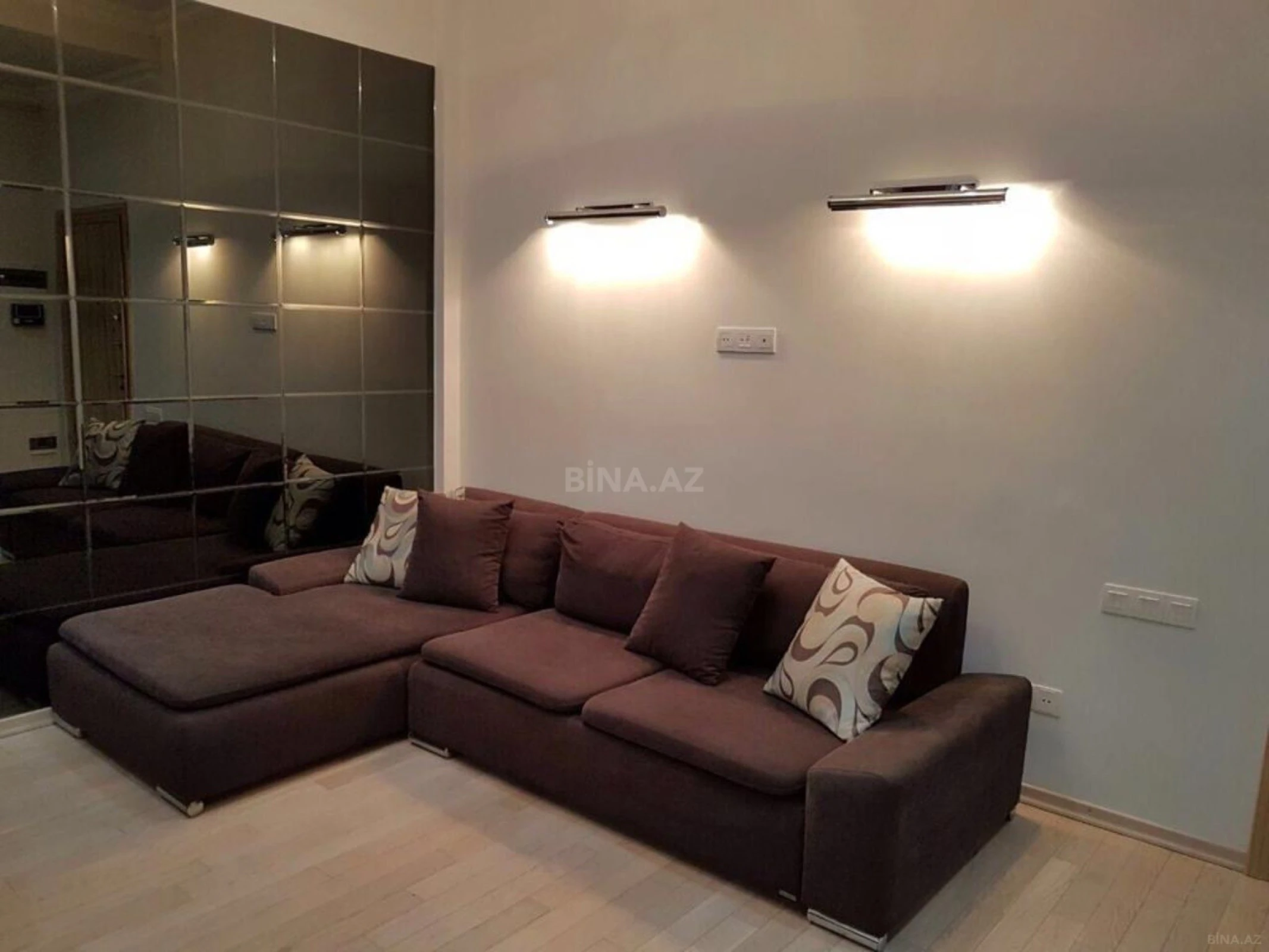 Kirayə verilir 2 otaqlı mənzil 70 m²