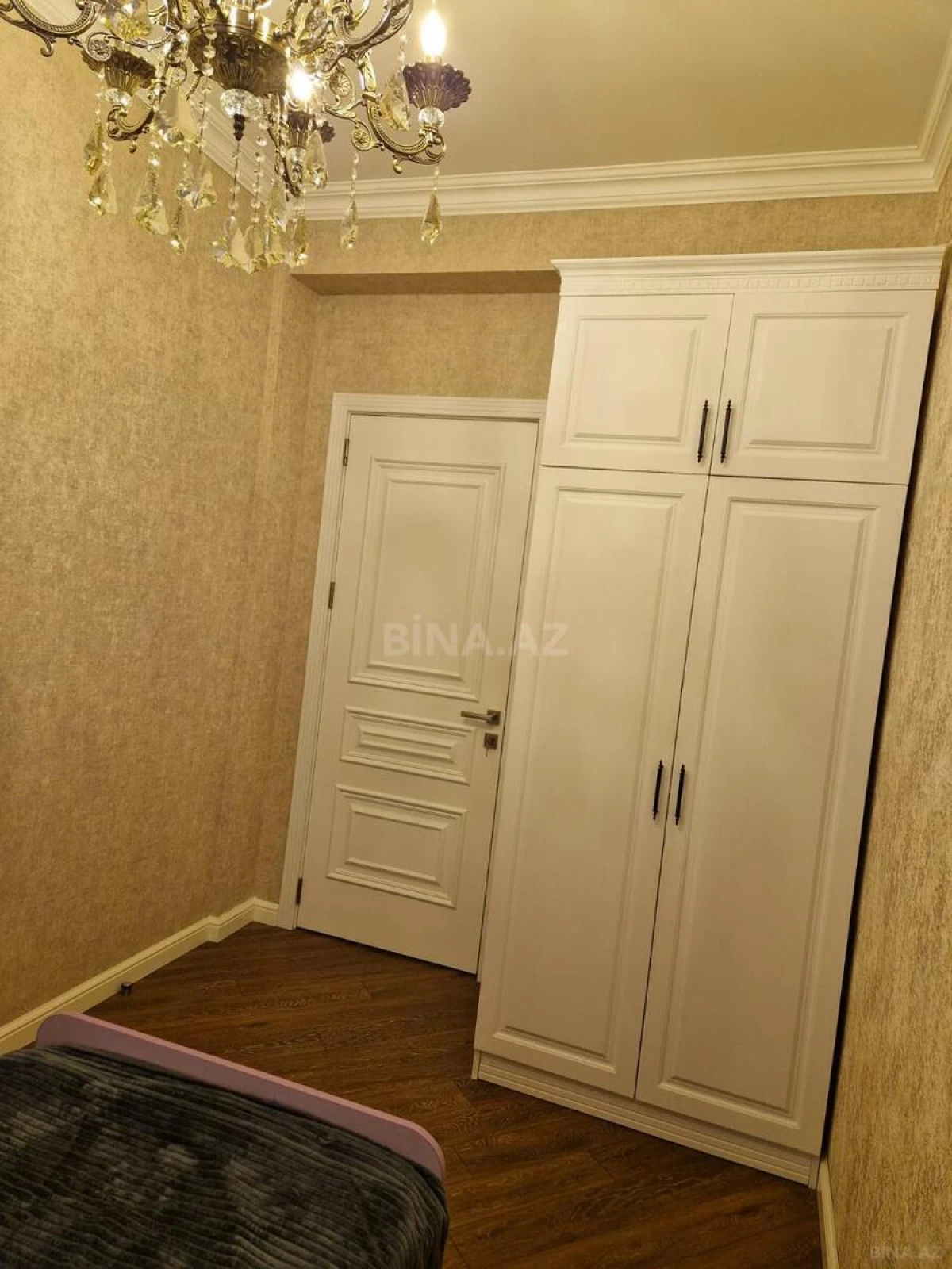 Satılır 3 otaqlı mənzil 95 m²
