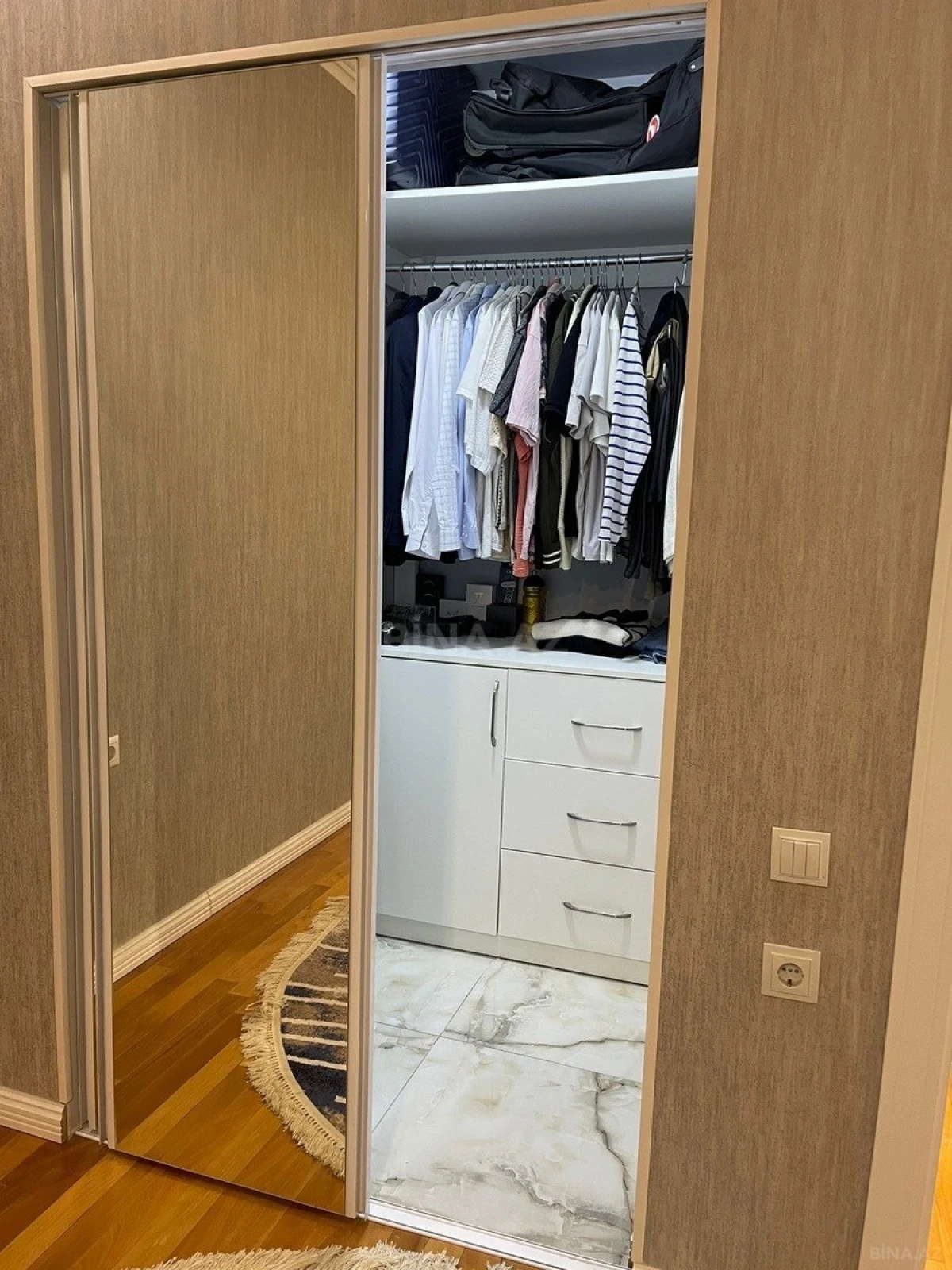 Kirayə verilir 2 otaqlı mənzil 95 m²