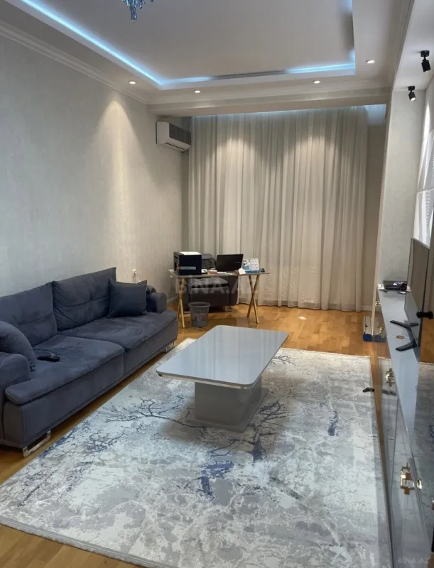 Kirayə verilir 2 otaqlı mənzil 95 m²