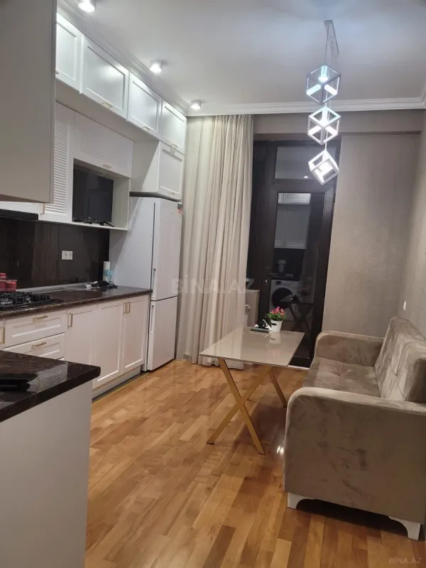 Kirayə verilir 2 otaqlı mənzil 95 m²