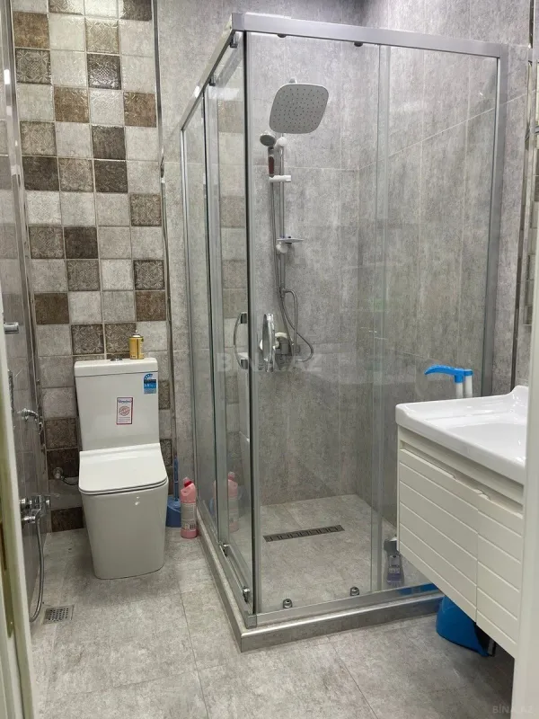 Kirayə verilir 2 otaqlı mənzil 95 m²