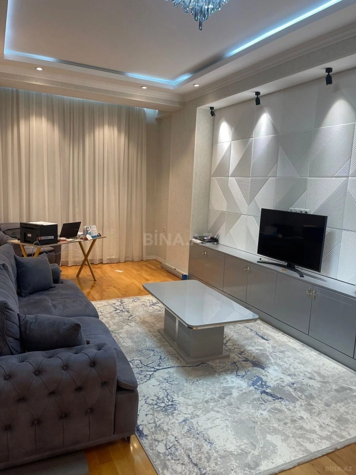 Kirayə verilir 2 otaqlı mənzil 95 m²
